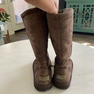 UGG high top
